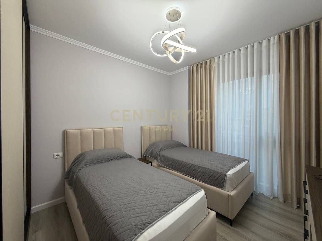 RRUGA DRITAN HOXHA, APARTAMENT 2+1+2 PER QIRA !