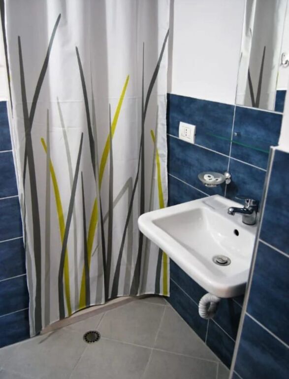 Okazion Home studio Rr.e Durresit per 10 muaj =43.000 leke