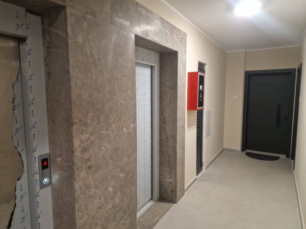Apartment 2+1+2 bathrooms empty for rent for offices or residence at "Dritan Hoxha" Street
