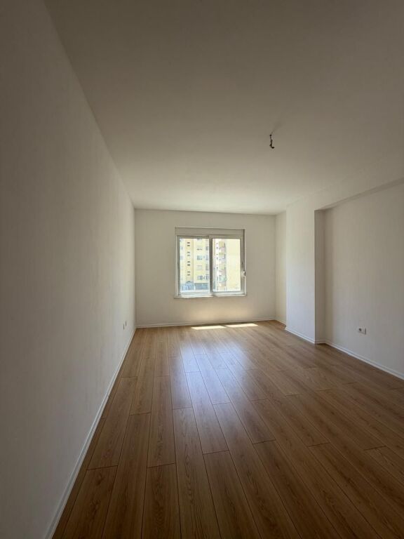 Shitet apartament 2+1 Iliria