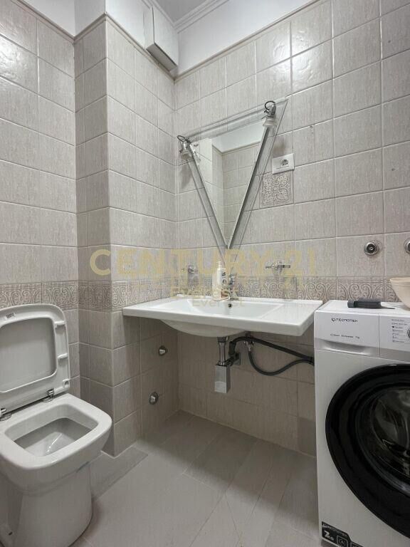 ISH BLLOKU, JAPIM APARTAMENT 2+1+2+KUZHINE E VECUAR PER QIRA!
