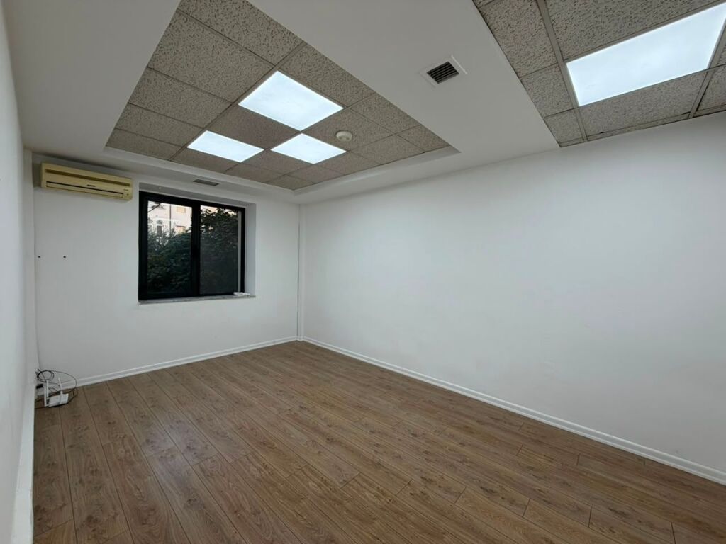 Office space for rent at Zogu i I Boulevard.