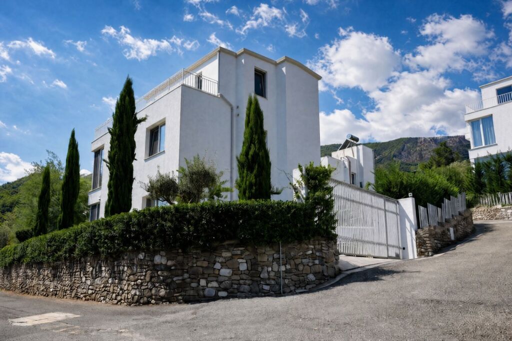 VILLA DI LUSSO IN VENDITA