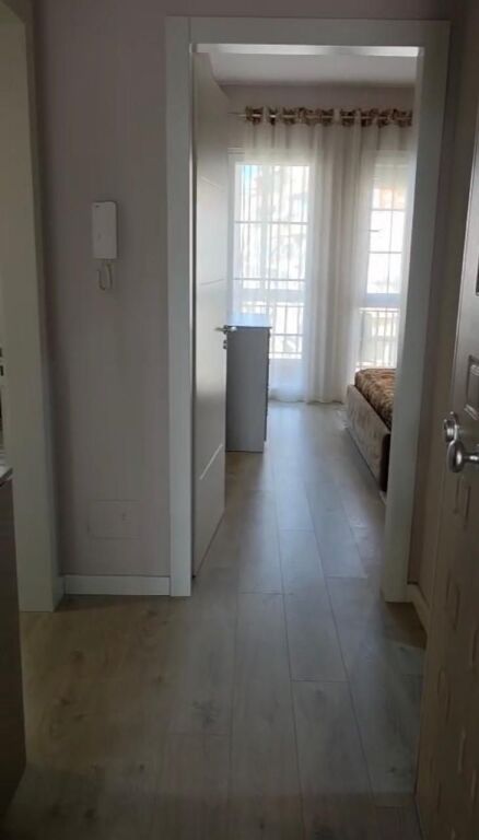 Apartament me qera 1+1 - 📍Astir, prane rrethit, rruga Tom Plezha - 480 mije leke