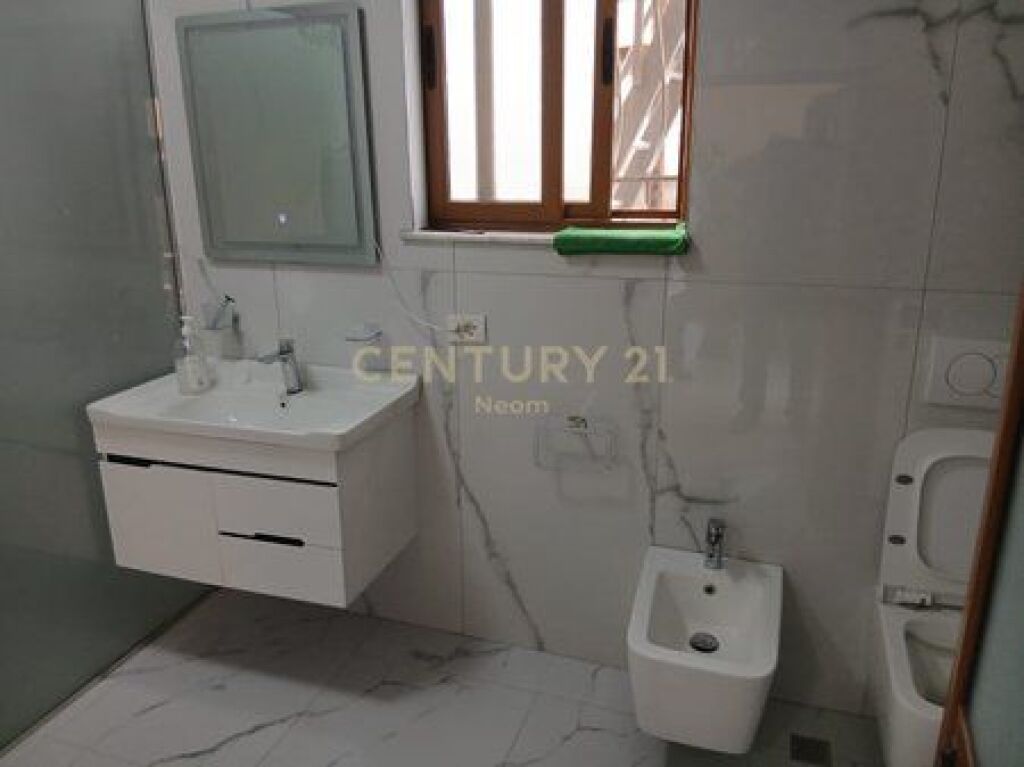 Jepet Apartament me Qira 1+1 - 45000 ALL