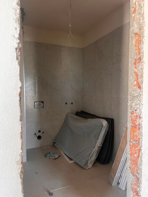 APARTAMENT NE SHITJE 1+1 PORCELAN RRETHI KLANIT