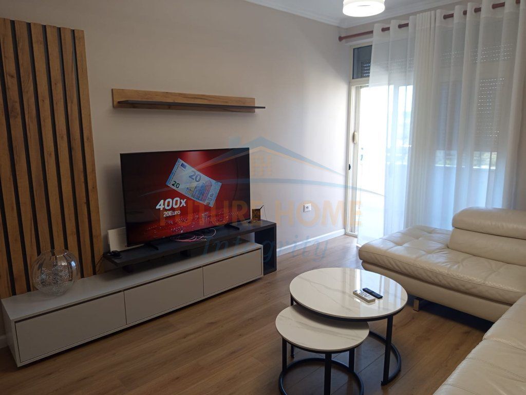 Affitto, Appartamento 1+1, 9 Piani, Tirana.