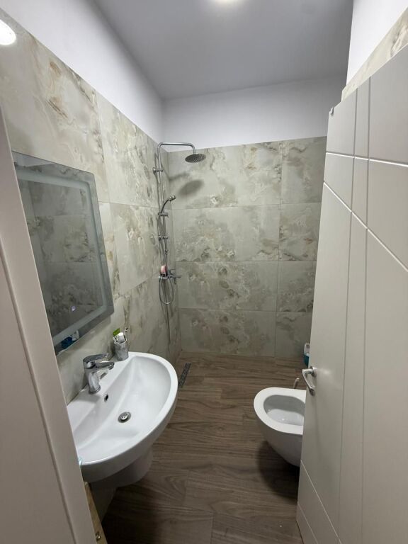 apartment 2+1+2 for sale, on 4 Dëshmorët street