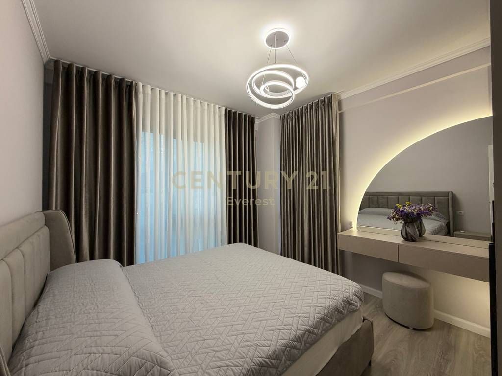 RRUGA DRITAN HOXHA, APARTAMENT 2+1+2 PER QIRA !