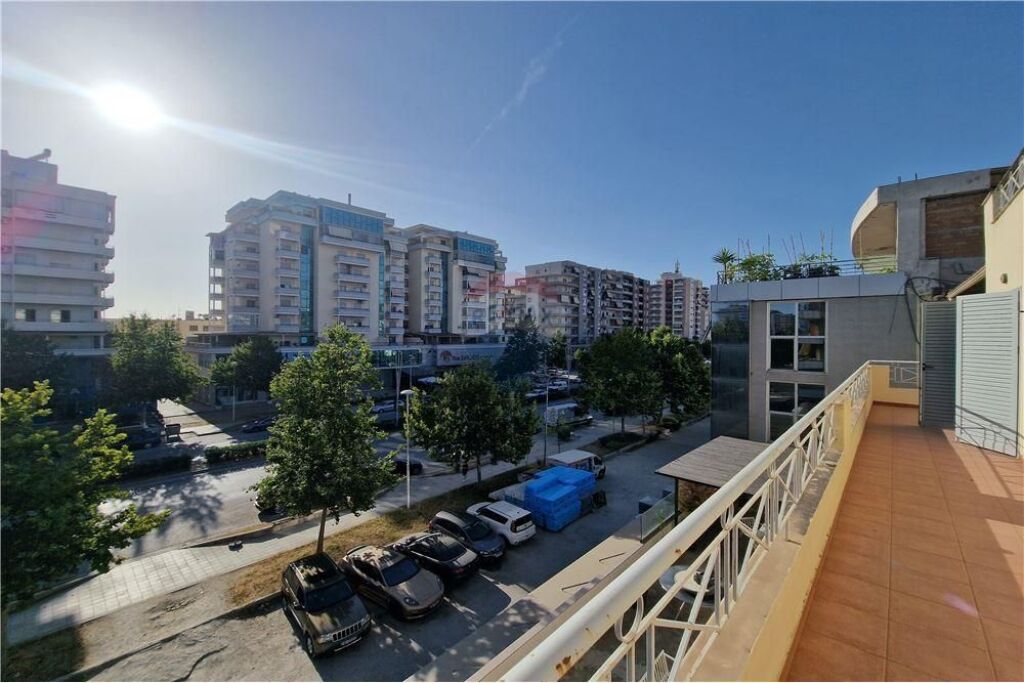 🏡 SUPER OKAZION – APARTAMENT 181 m² PËR SHITJE | VLORË