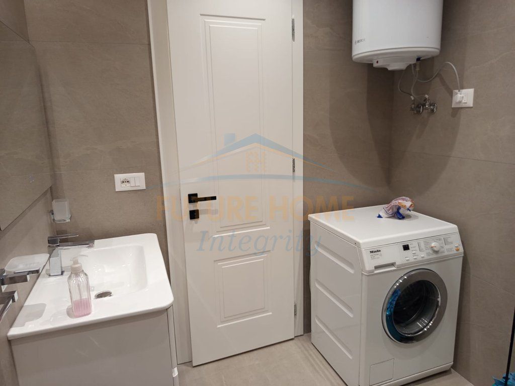 Affitto, Appartamento 1+1, 9 Piani, Tirana.