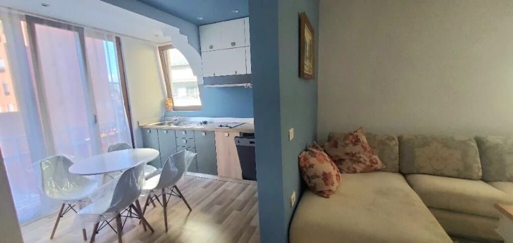 Jepet Me Qera Apartament 1+1+1 Ballkon