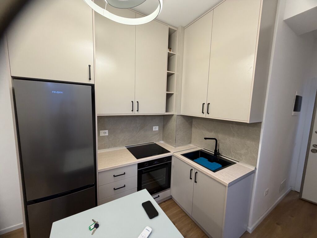 🏡 Appartamento 1+1 in affitto 📍 Residenza Kadiu, Ali Demi 🏢 2° piano con ascensore 💰 Prezzo: 40.000 lek/mese