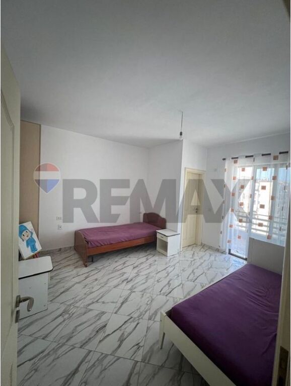 Apartment 2+1 for rent in Yzberisht!