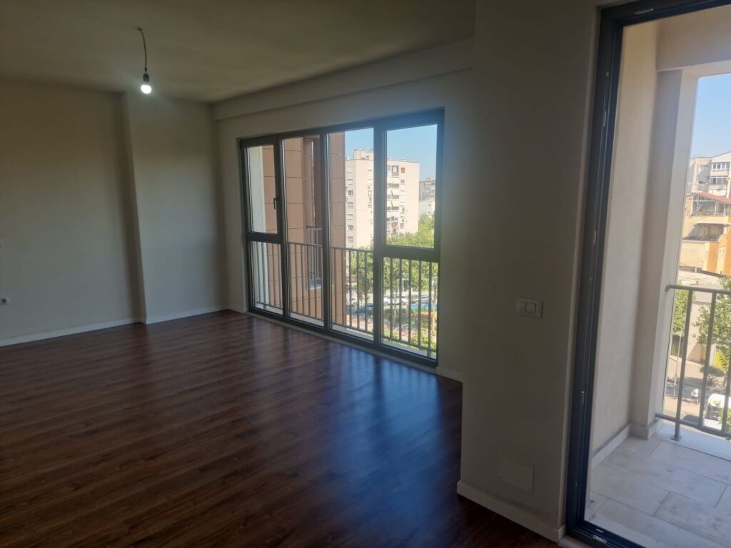 Apartment 2+1+2 bathrooms empty for rent for offices or residence at "Dritan Hoxha" Street