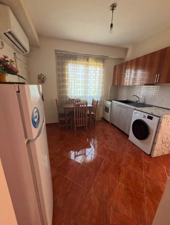 Appartamento in affitto 1+1 - 📍Astir, vicino a Vila L, via Sokrat Miho - 350 mila lek