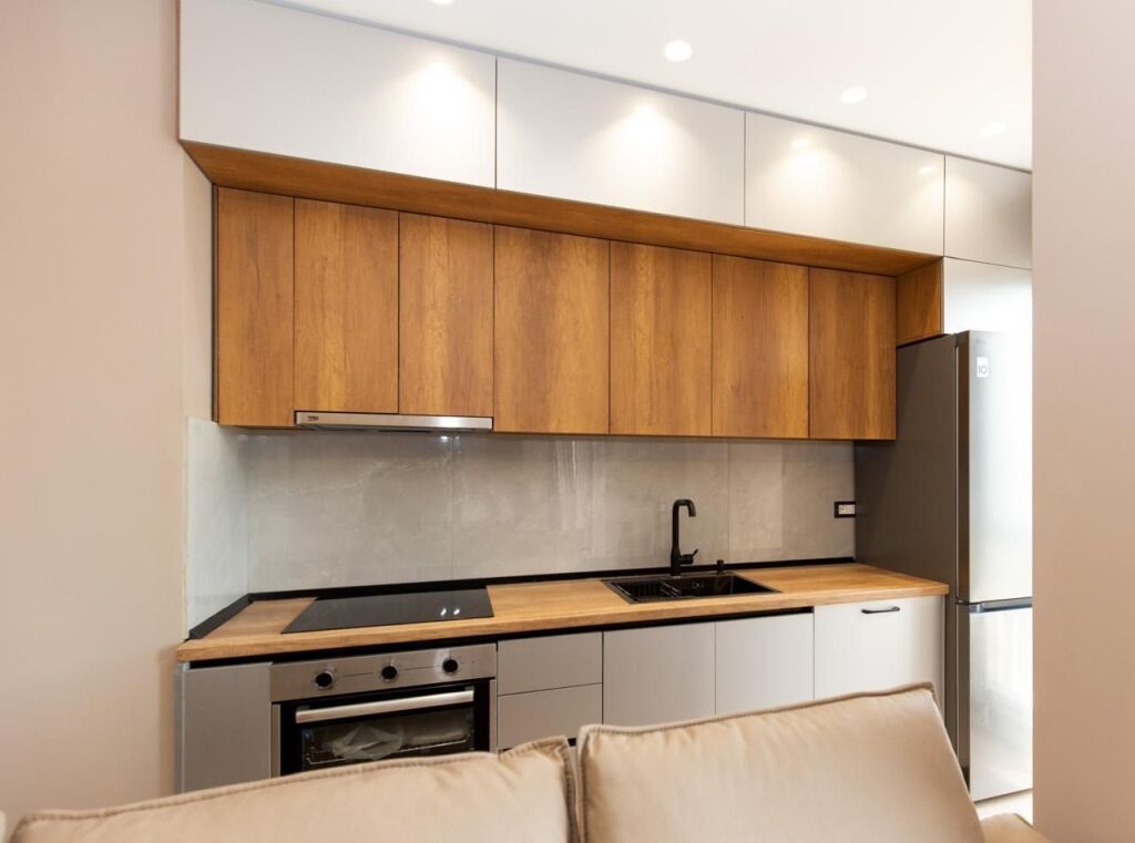 Apartment 1+1 for rent is given on Jordan Misja Street, near Valencia Pastry Shop.