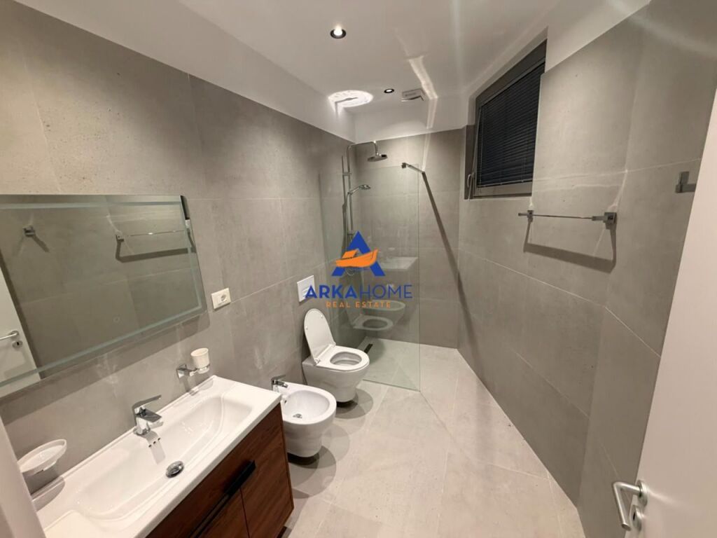 JEPET ME QERA VILE 3-KATËSHE+2 POSTE PARKIMI "TE RESIDENCA GREEN VALLEY,LIQENI I THATË" 400.000 LEKE