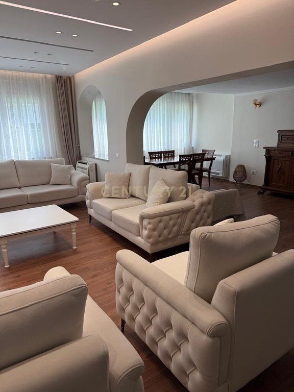 ISH BLLOKU, JAPIM APARTAMENT 2+1+2+KUZHINE E VECUAR PER QIRA!