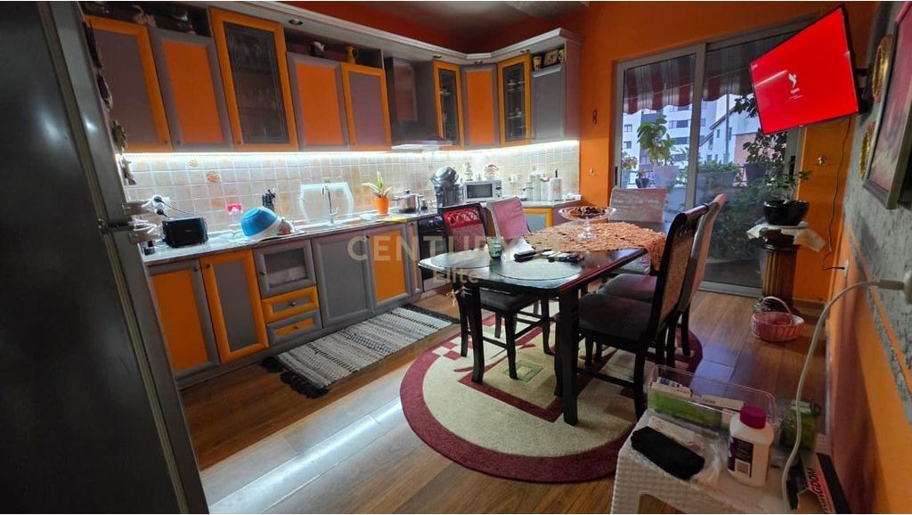🏡 **FOR SALE APARTMENT 3+1+2 – XHAMLLIK**