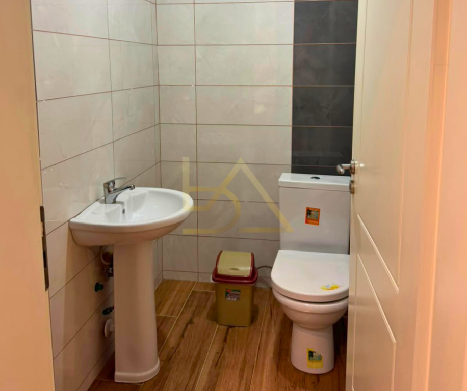 SHITET LOKAL – ASTIR, TIRANË