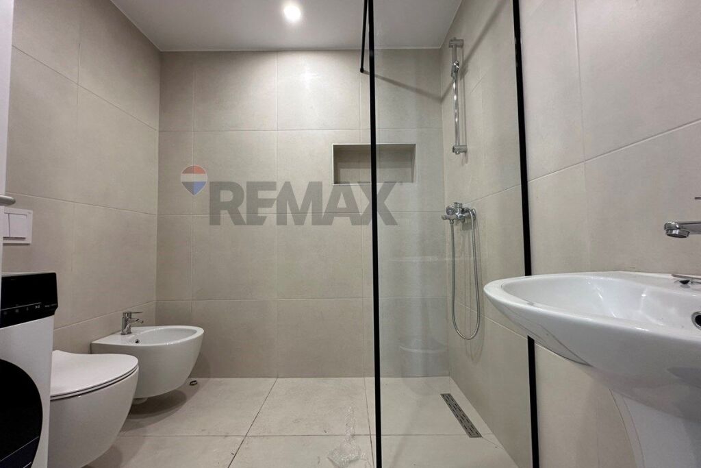 Jepet me Qira Apartament 3+1+Parking Akses Tirana