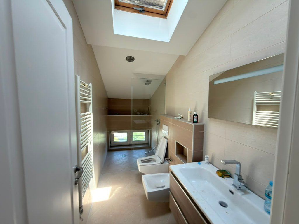 Office for Rent in Business Building | 180 m² Duplex!
