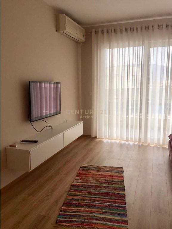 Appartamento 2+1 In Affitto nel Giardino Botanico Zoologico, Tirana - 600€ | 120 m² 600 € /Mese 60,000 Lek /Mese