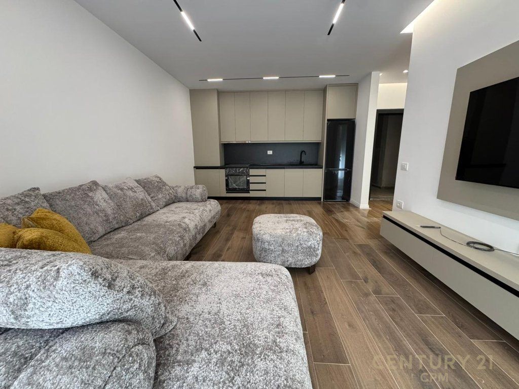 FOR RENT 1+1 + PARKING SPACE AT VILA GOLD, DIBRA STREET