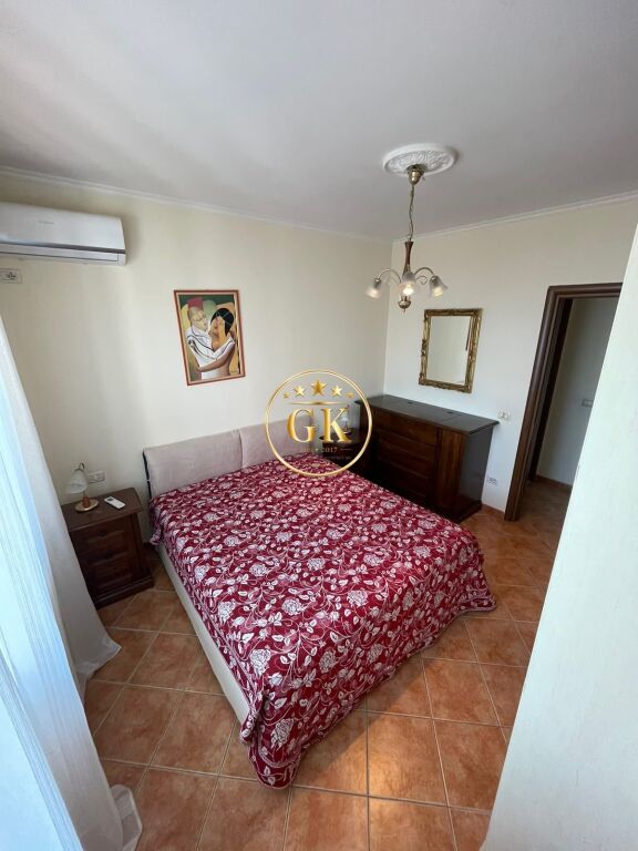 20707381🏢 JEPET ME QIRA APARTAMENT 1+1+2 – PRANË PORTIT, DURRËS