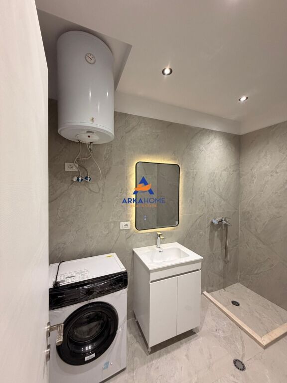 VENDESI APPARTAMENTO 1+1+BALCONE "21 DICEMBRE, VICINO AI COLLEGI" 14.500.000 LEKE