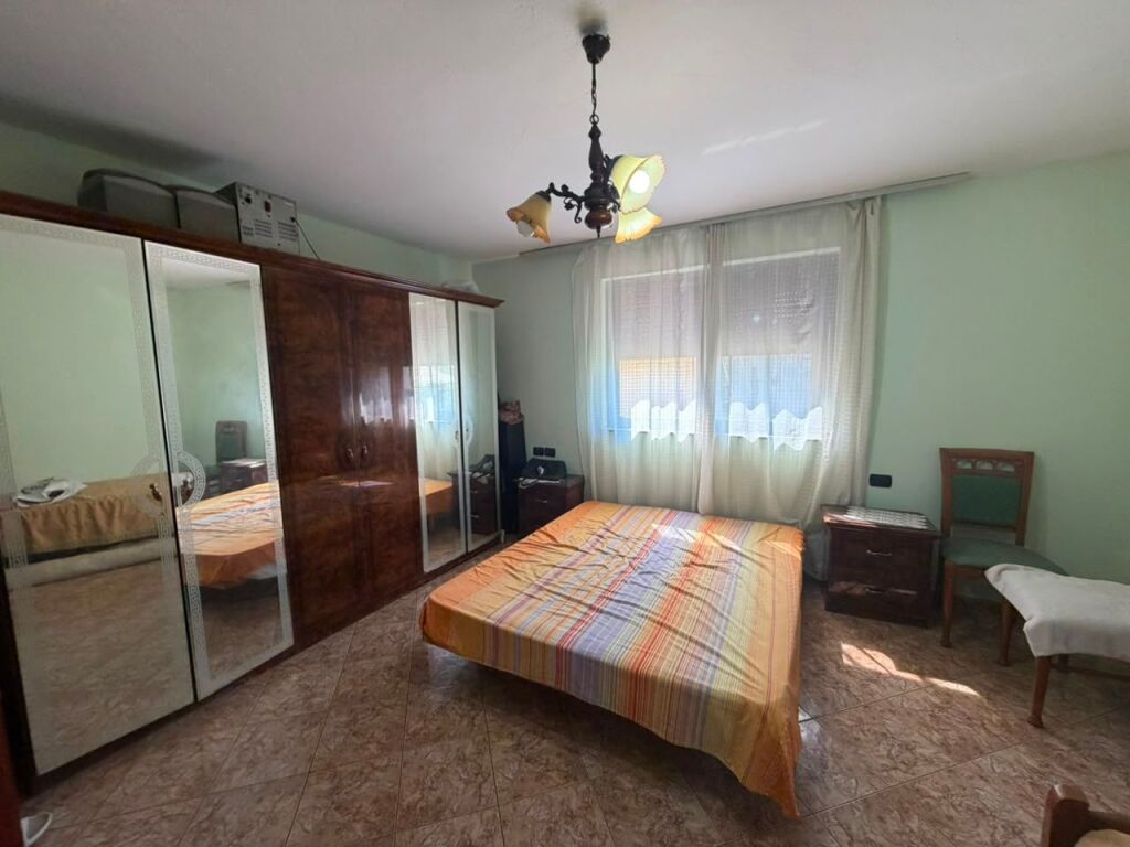 📣 AFFITTASI APPARTAMENTO 2+1+2  📍 Posizione: Vicino al Vecchio Parco, vicino a Report TV💶 Prezzo: 650 €/mese