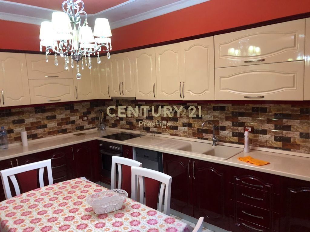 APARTMENT FOR RENT 3+1+2, AT THE ENTRANCE OF THE AMERICAN VILLAS, TIRANA!