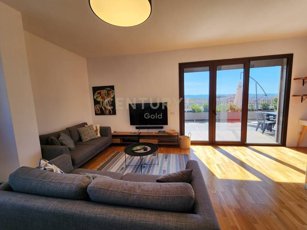 APARTMENT FOR RENT ON BARRICADE STREET