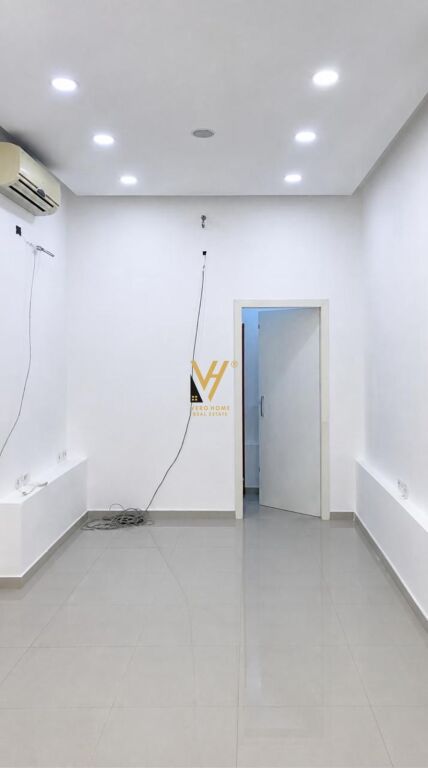 JEPET DYQAN 30 M2 ME QIRA NE QENDER 80.000 LEKE