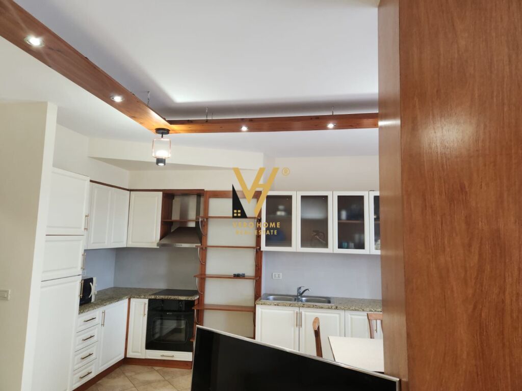 JEPET APARTAMENT 2+1+BLK ME QERA TEK ISH GARDA 1.500 EURO
