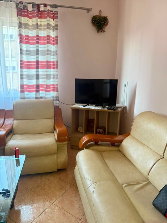 Affittasi Appartamento 2+1+1 con Balcone