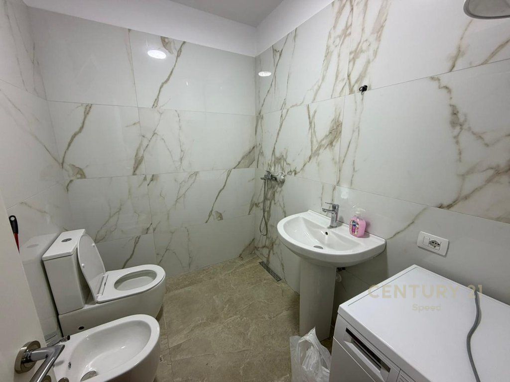 Jepet me qira apartament 2+1 në 5 Maj!!