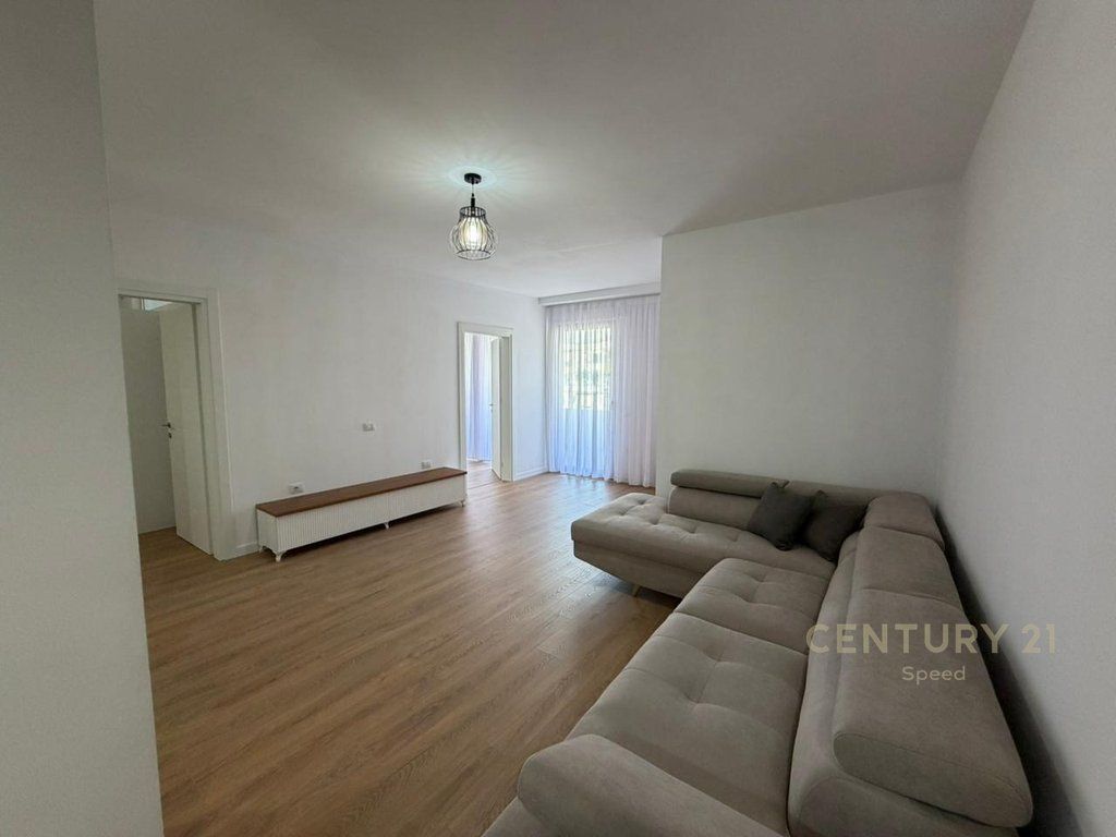 Jepet me qira apartament 2+1 në 5 Maj!!