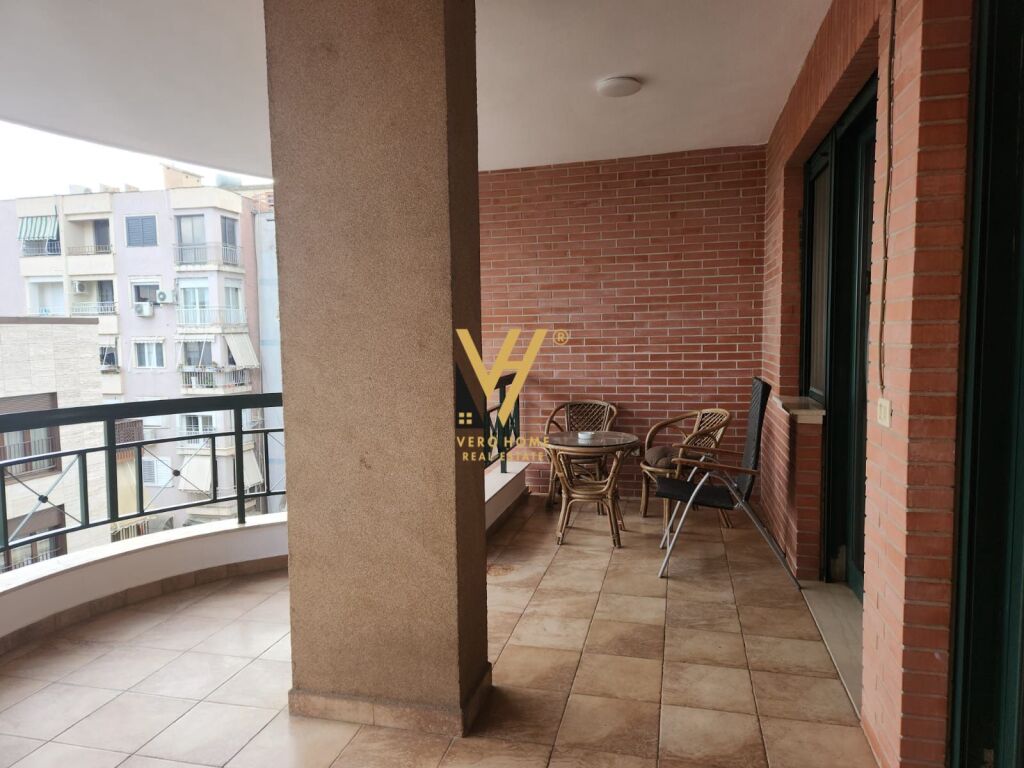 JEPET APARTAMENT 2+1+BLK ME QERA TEK ISH GARDA 1.500 EURO