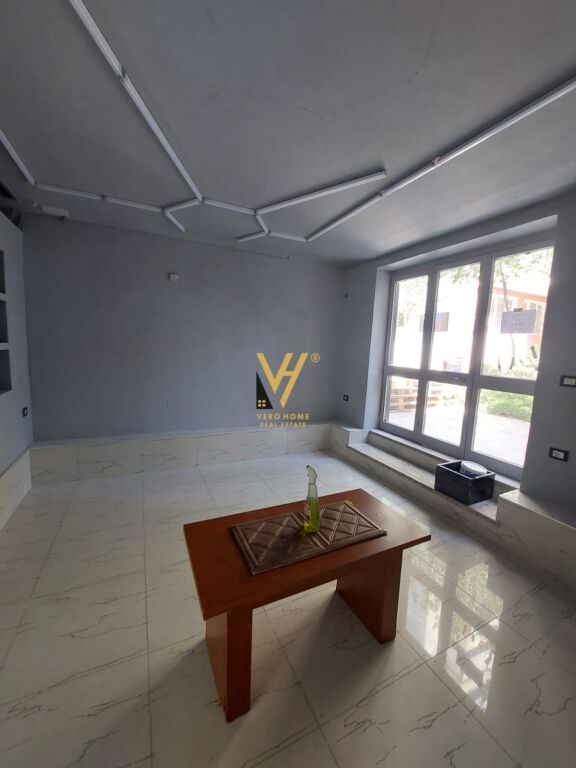 JEPET DYQAN 70 M2 ME QERA TE ZOGU I ZI 110.000 LEKE