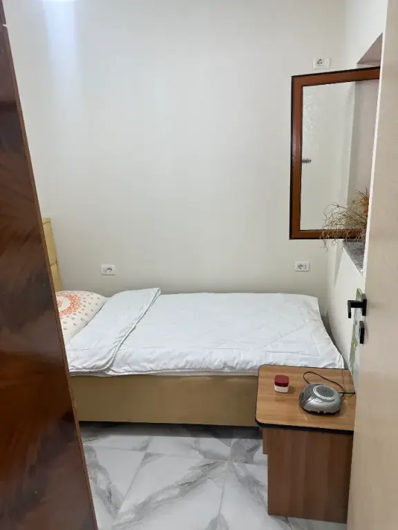 Jepet apartament 1+1 me qira ne Fresk , Rurga Shefqet Kuka .