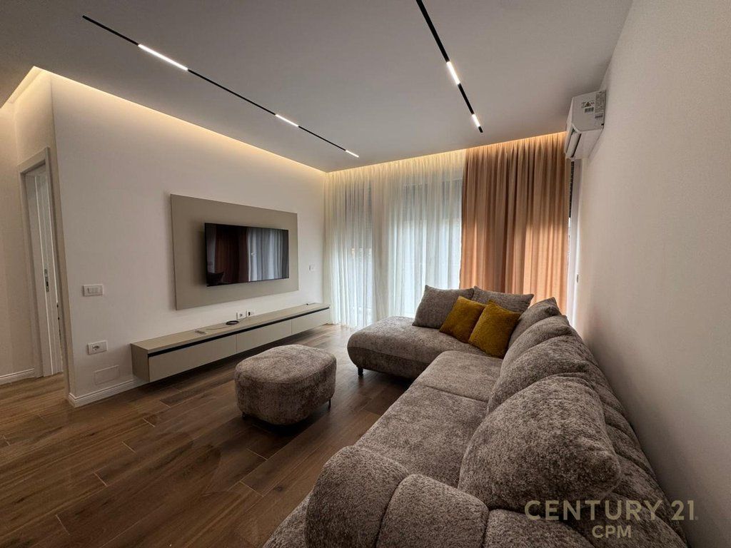 FOR RENT 1+1 + PARKING SPACE AT VILA GOLD, DIBRA STREET