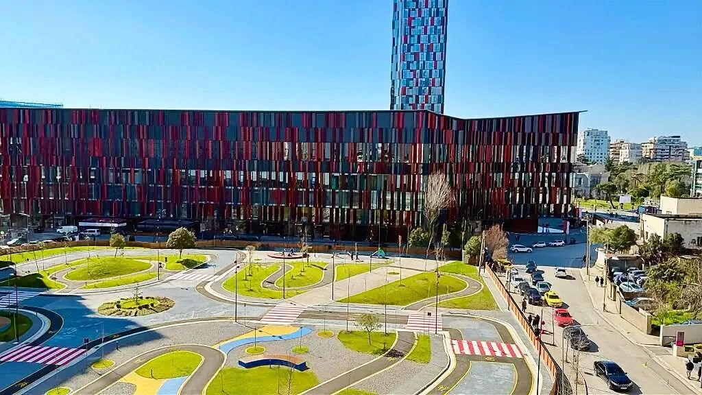 Shitet Apartament 2+1 rruga Elbasanit, stadiumi Air Albania, Ambasada Amerikane