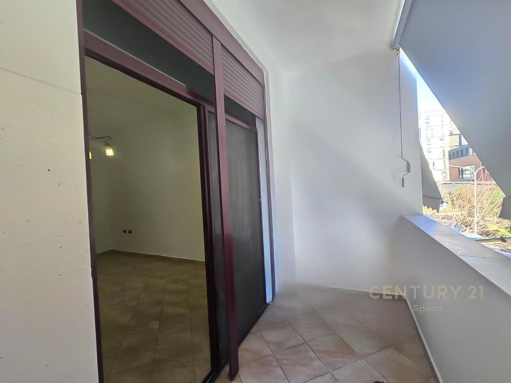Japim Me Qira Ambjent Zyrash Tek Kompleksi Panorama
