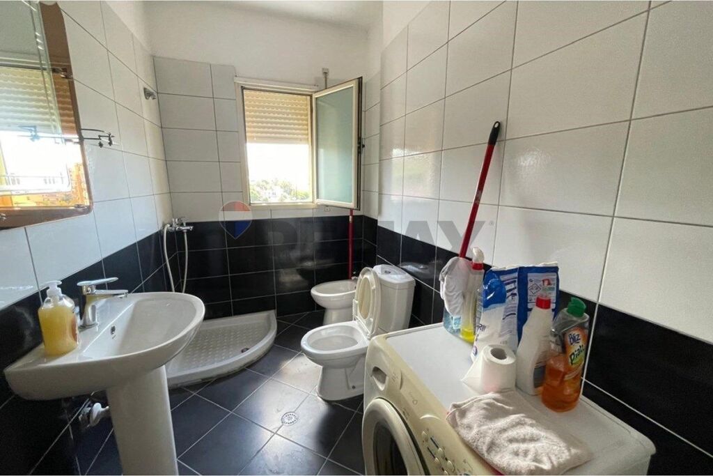 🏡 APARTAMENT 1+1 ME QIRA – PRANË GJYKATËS, VLORË 📍