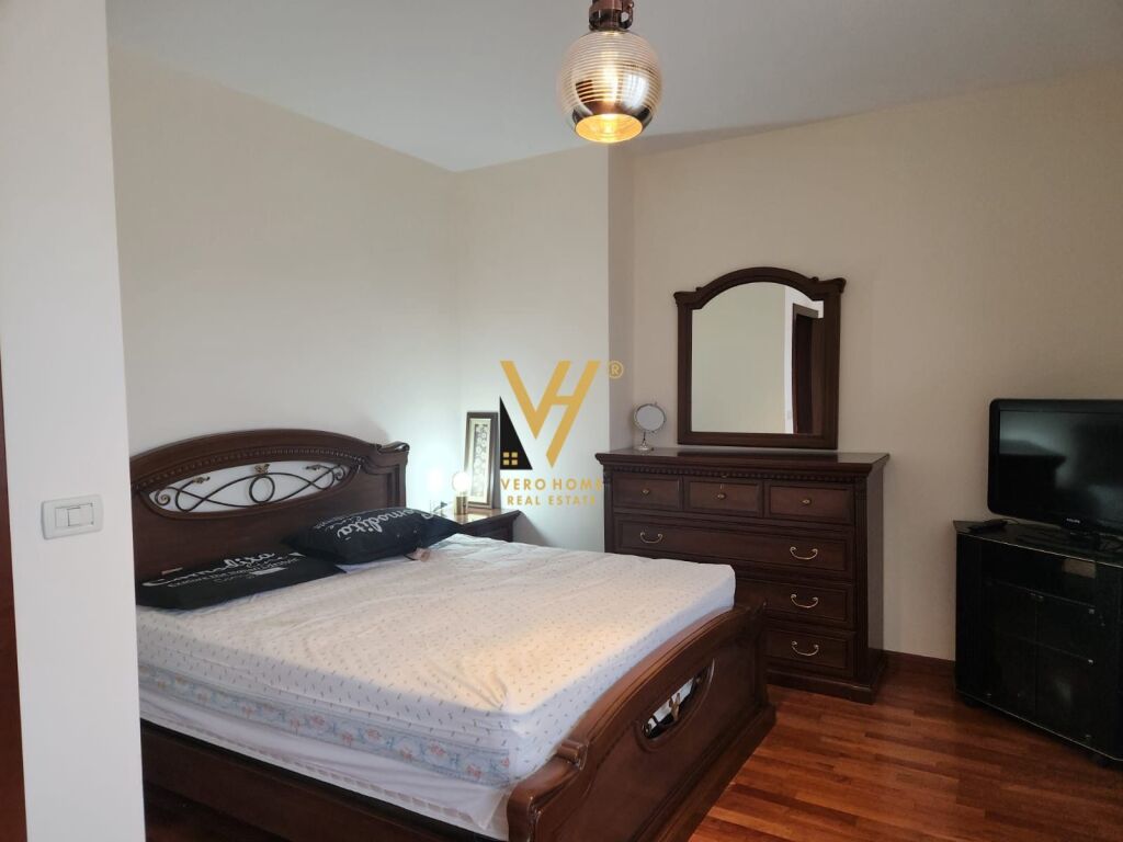 JEPET APARTAMENT 2+1+BLK ME QERA TEK ISH GARDA 1.500 EURO