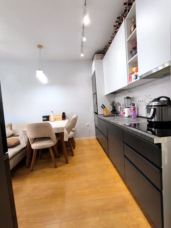 Apartament me qera 2+1+ parkim ne Selite