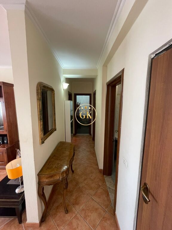 20707381🏢 JEPET ME QIRA APARTAMENT 1+1+2 – PRANË PORTIT, DURRËS