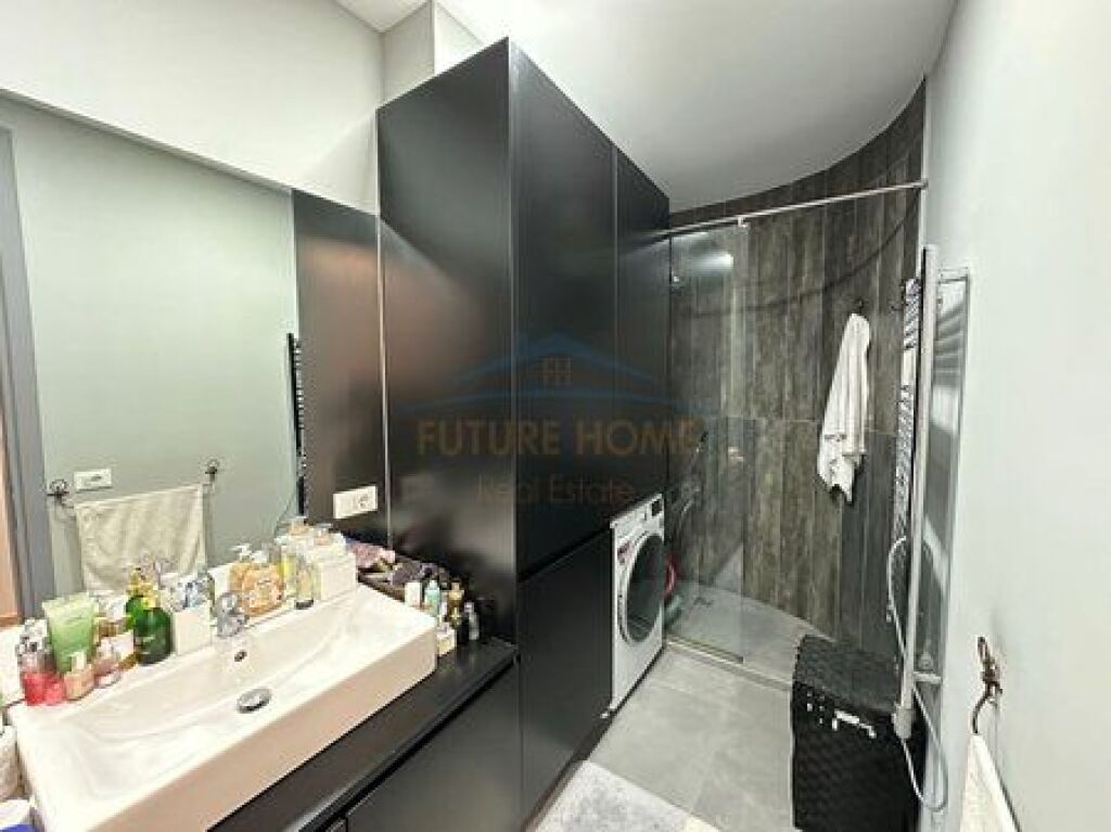 Shitet, Apartament 2+1 , Liqeni i Thate, Tirane
